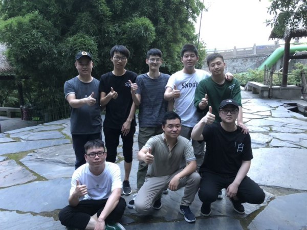 信守承諾 懶人沙發(fā)廠家這幫小伙子杠杠的！